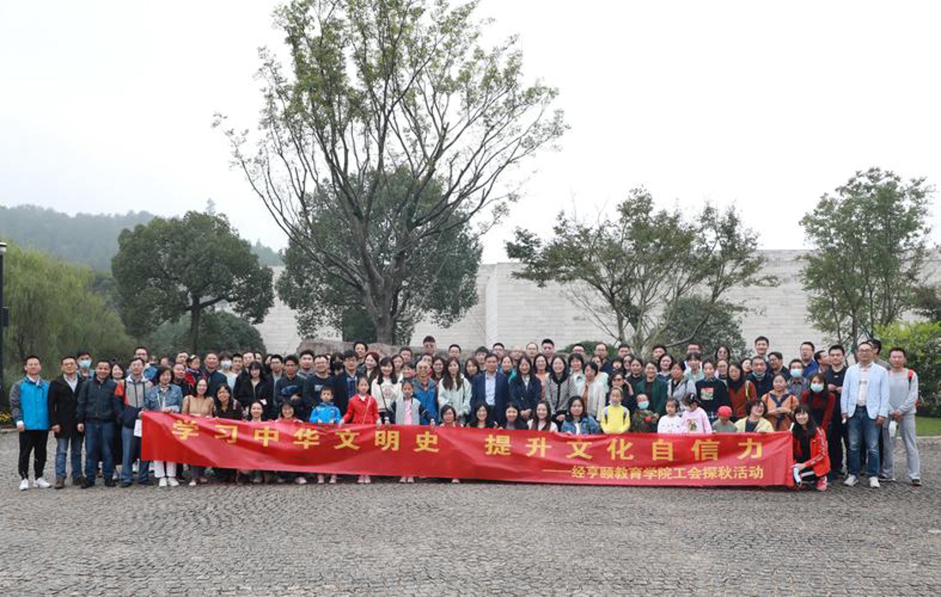 企业网站定制——打造专业形象的新引擎